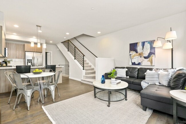 Photo - 3Bd/2.75Ba Issaquah Townhome