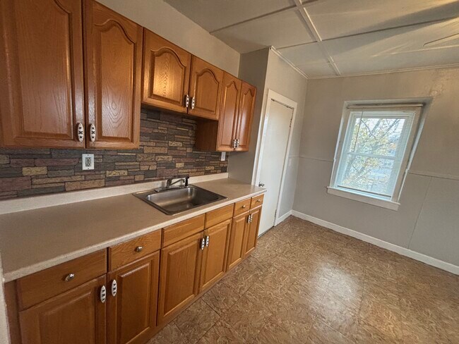 Photo - 127 Court St Unidad #3