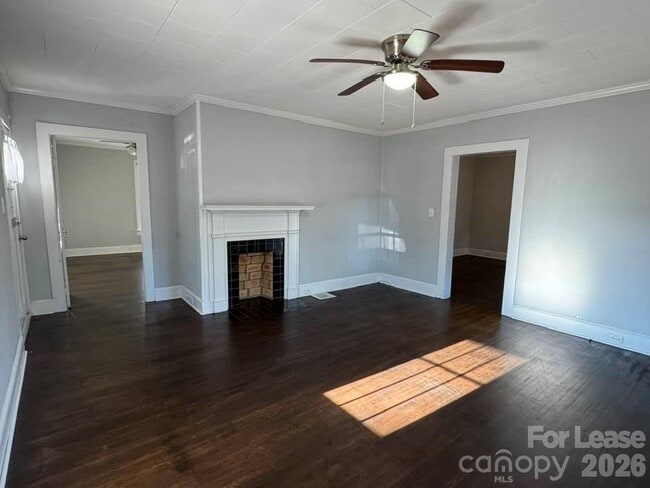 Photo - 70 Crowell Dr NW