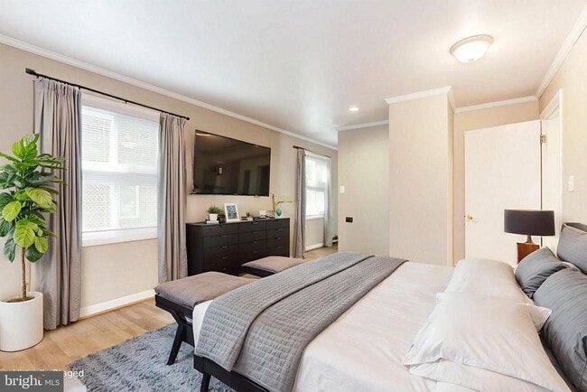 Photo - 307 Nimitz Ave