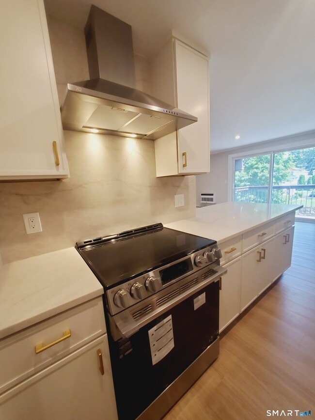 85 Riverside Ave Unit F7