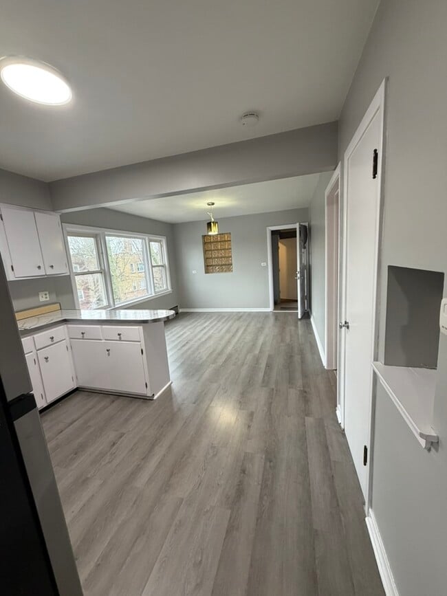 Photo - 5058 W Schubert Ave Unidad 2