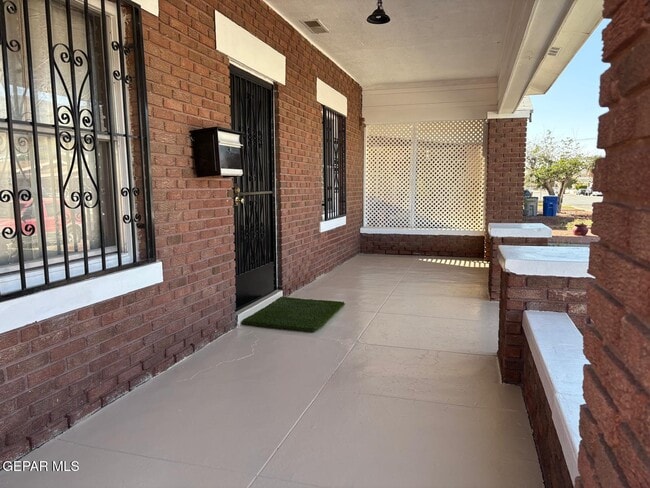 Photo - 3418 Pershing Dr