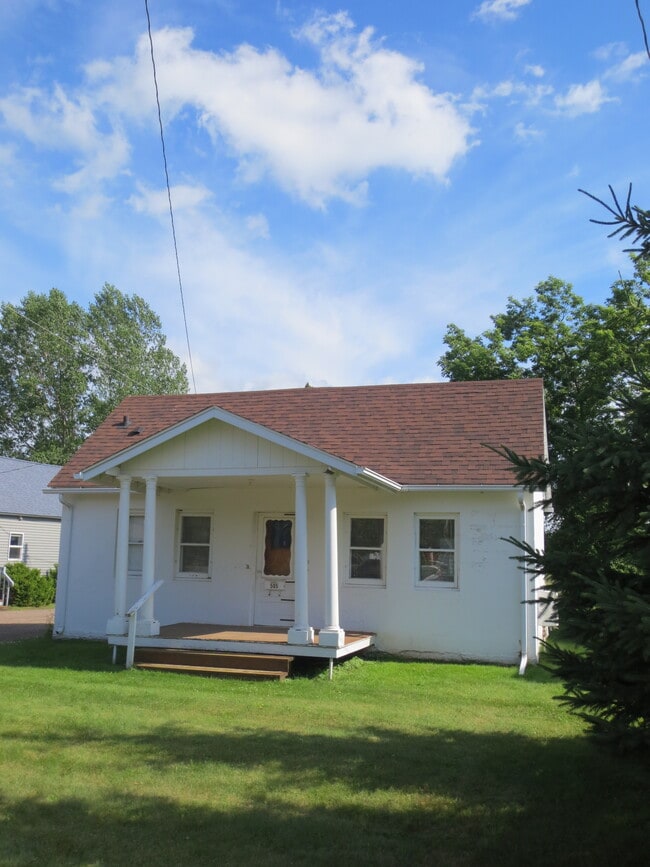 Building Photo - 505 Flambeau Ave Rental