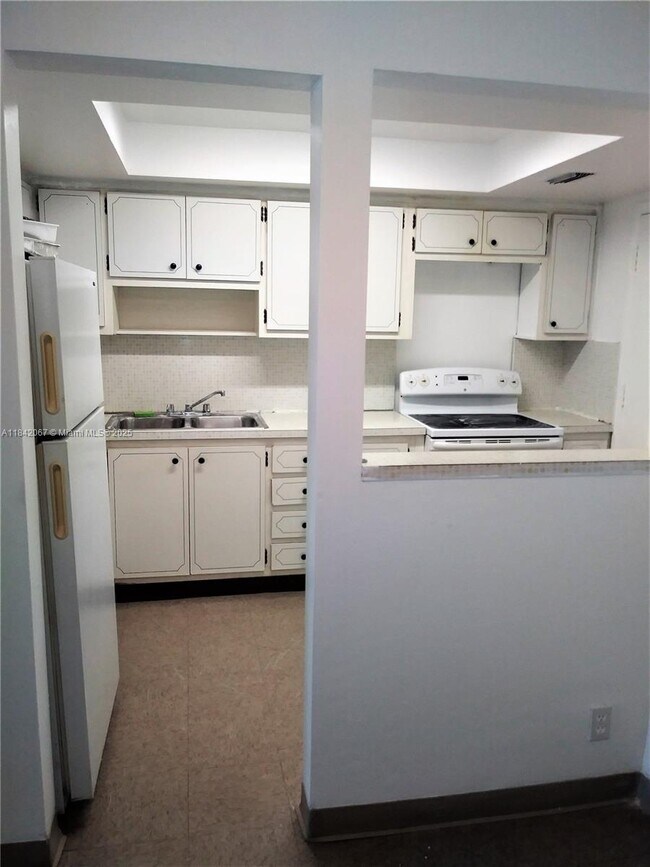 Photo - 16801 NE 14th Ave Unit 209