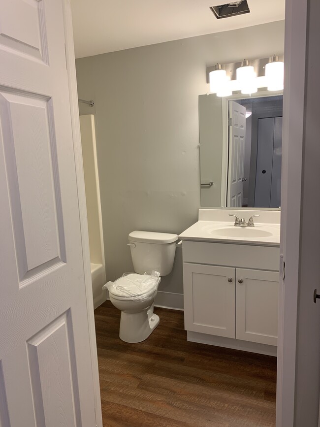 Photo - Riverboat Village