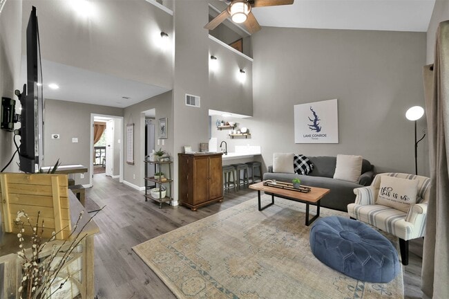 Building Photo - 3900 Aspen Dr Unit C203 Rental
