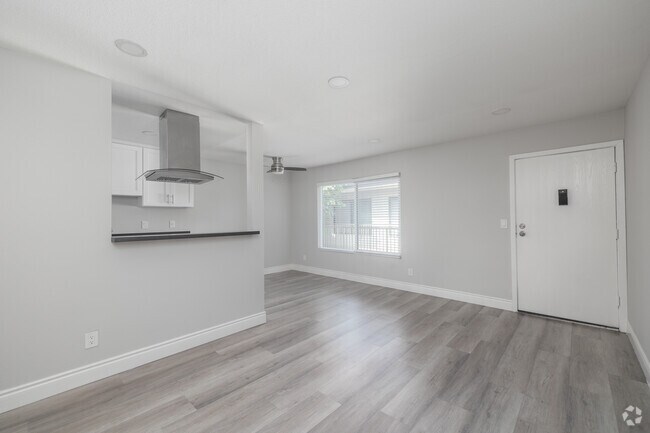 1BR, 1BA - 600SF - Living Room