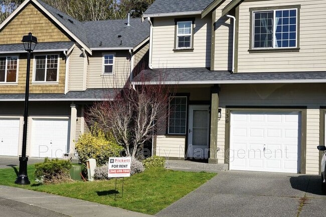 Building Photo - 136 NE Miramar Cir