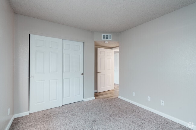 2BR, 1BA - 850SF - Primary Bedroom
