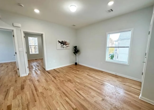 Photo - 558-562-562 Court St Unit 2 Right