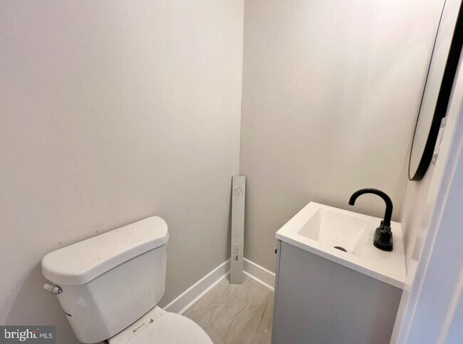 Photo - 5548 Matthews St