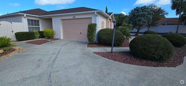 Building Photo - Prime Location – Just Minutes from Lake Su... Rental