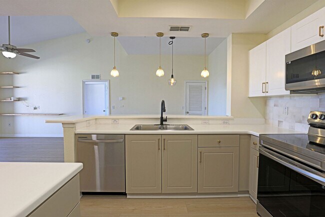 Photo - The Enclave 9005-1919 Unit 9005 Colby Drive, 1919