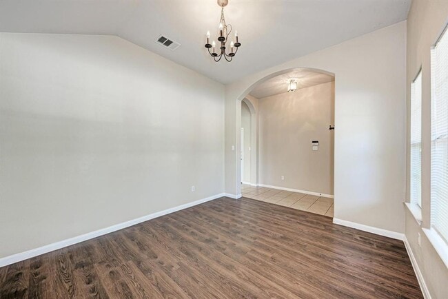 Photo - 18613 White Water Cove