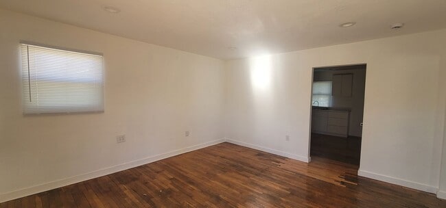 Photo - 3916 SW 4th Ave Unidad Rear