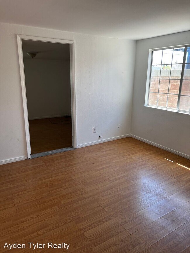 4 br, 2 bath House - 38468 3rd St E