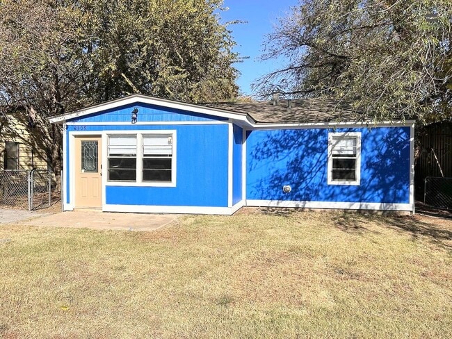 Building Photo - 2309 SW I Ave