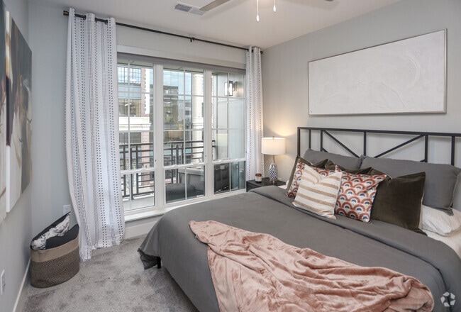 2BR, 2BA - 975 SF
