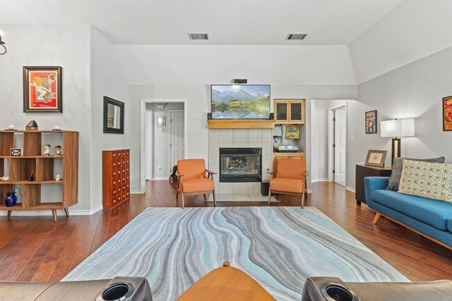 Photo - 1109 Perkins St