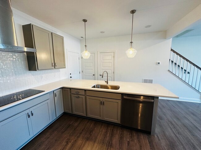 Photo - 607 Mkt Grv Dr Casa Adosada