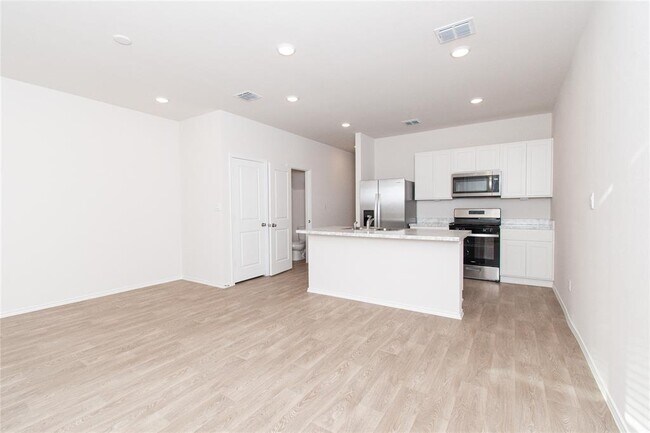Photo - 201 Varner Way