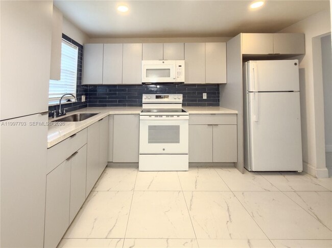 Building Photo - 605 S State Rd 7 Unit 1D