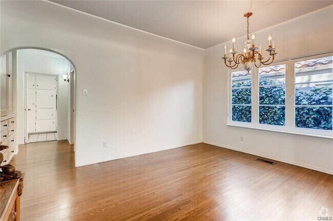 Building Photo - 10447 Whipple St Rental