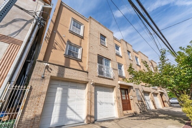 Photo - 35 Clark St Townhome