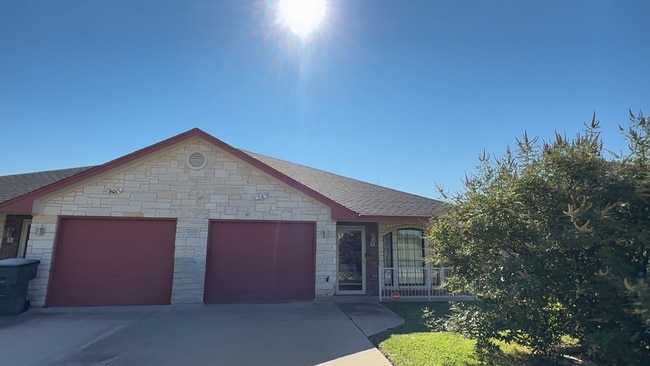 Building Photo - 4606 Pennington Ave Unit B