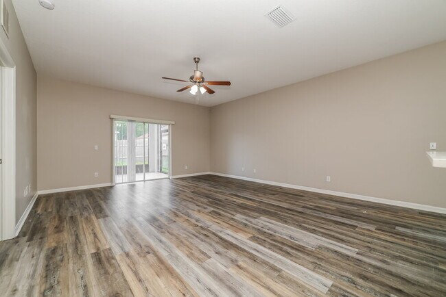 Photo - 13417 Silvercreek Dr
