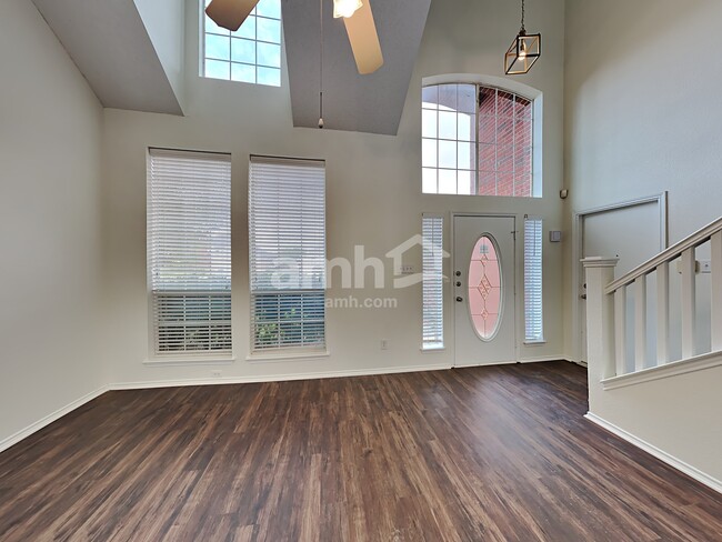 Photo - 3222 Blue Jay Ln