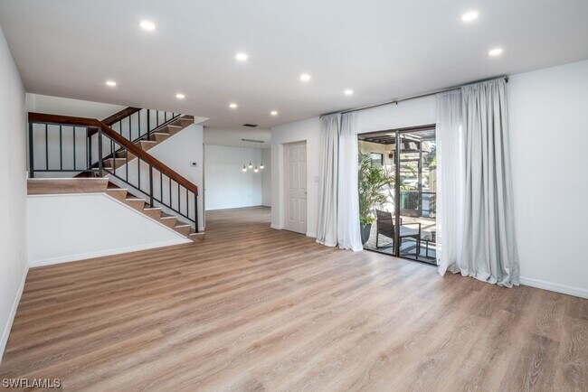 Photo - 124 Lake Point Ln Townhome