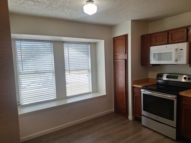 Photo - 3944-3946 Queens Ct
