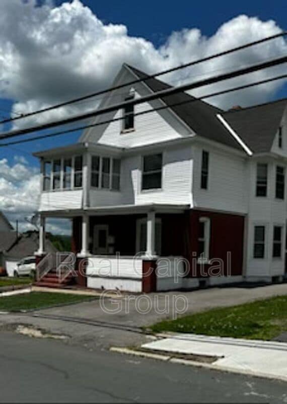Building Photo - 1326 3rd Ave Unit 1326