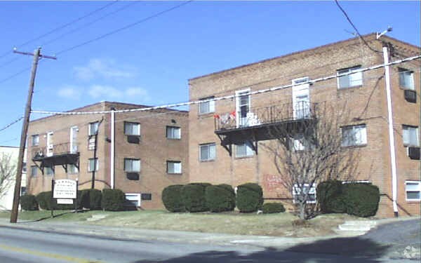 Photo - Elkins Court Apartments