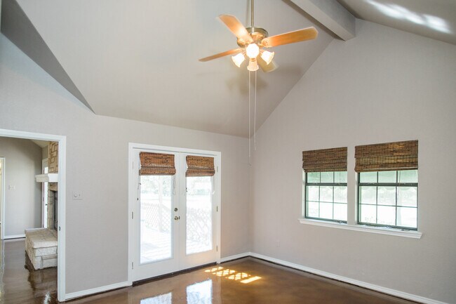 Photo - 39 Palmer Ln