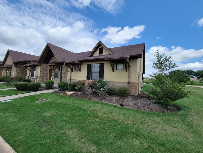 Photo - College Station - 3 bedrooms / 3 Baths Townhome in the Barracks!
