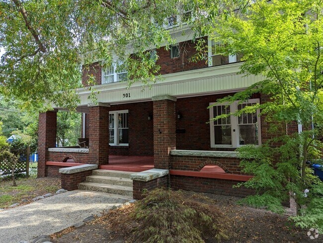 Building Photo - 901 W Markham Ave Rental