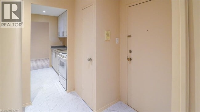 Photo - 84 SECOND Street Unit# 205 Unité 205