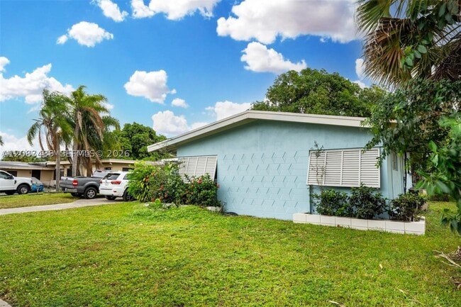 Building Photo - 18525 NW 39th Ave