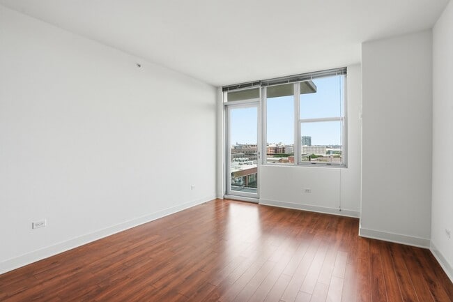Photo - 1229 N Wells St