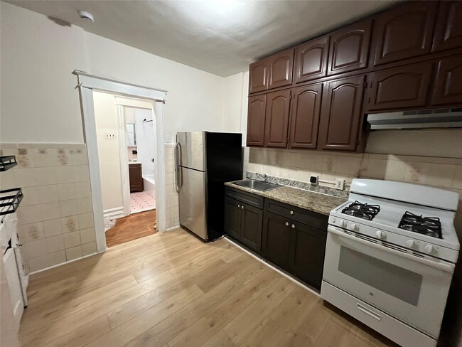 Photo - 1855 Holland Ave Apartamento