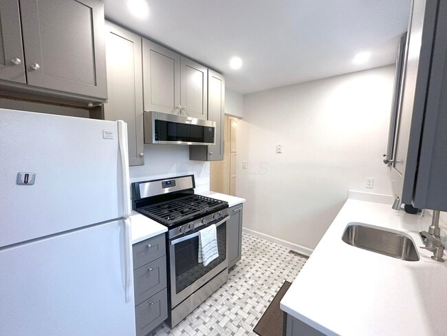 Photo - 2443 Shrewsbury Rd