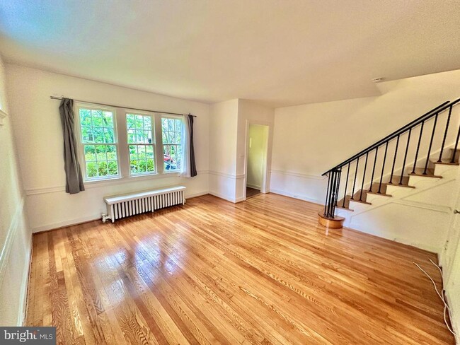 Photo - 4422 Greenwich Pkwy NW