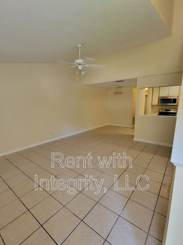 Photo - 1350 Castelnau Ct Unidad Apt C