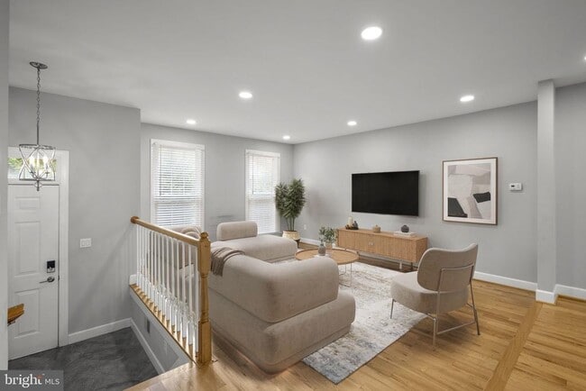 Photo - 10 Loganwood Ct