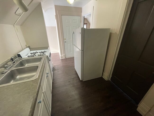 Photo - 321-2 Robinson-