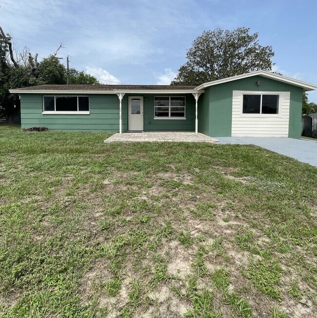 Building Photo - Cozy 3-Bedroom Home on a Corner Lot in Hol...