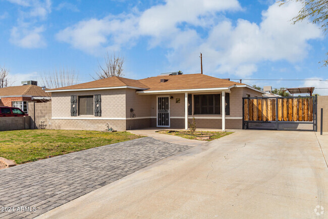 Building Photo - 2002 W Mulberry Dr Rental